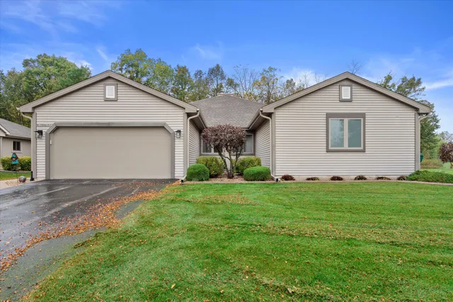 $445,900 | W175N8151 Robin Circle, Unit 1, Menomonee Falls, WI 53051