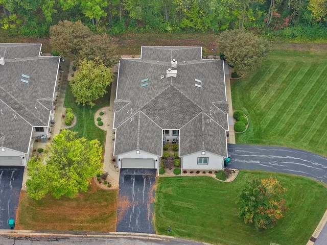 $445,900 | W175N8151 Robin Circle, Unit 1, Menomonee Falls, WI 53051