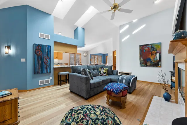 $445,900 | W175N8151 Robin Circle, Unit 1, Menomonee Falls, WI 53051