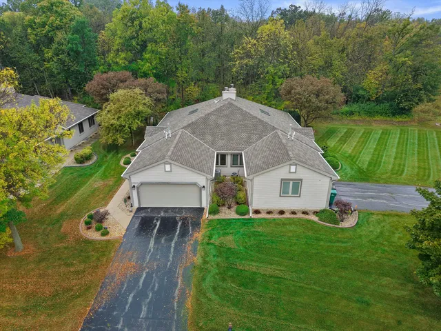 $445,900 | W175N8151 Robin Circle, Unit 1, Menomonee Falls, WI 53051