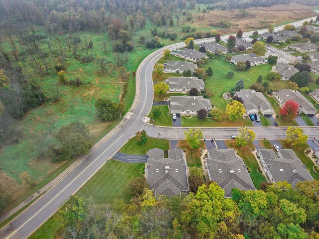 $445,900 | W175N8151 Robin Circle, Unit 1, Menomonee Falls, WI 53051