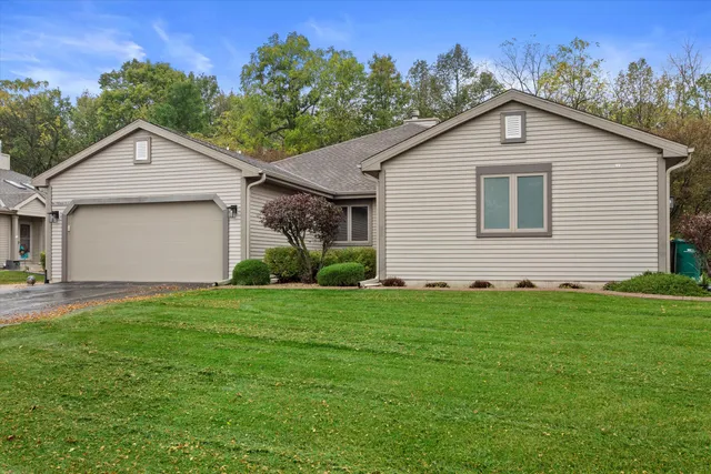 $445,900 | W175N8151 Robin Circle, Unit 1, Menomonee Falls, WI 53051