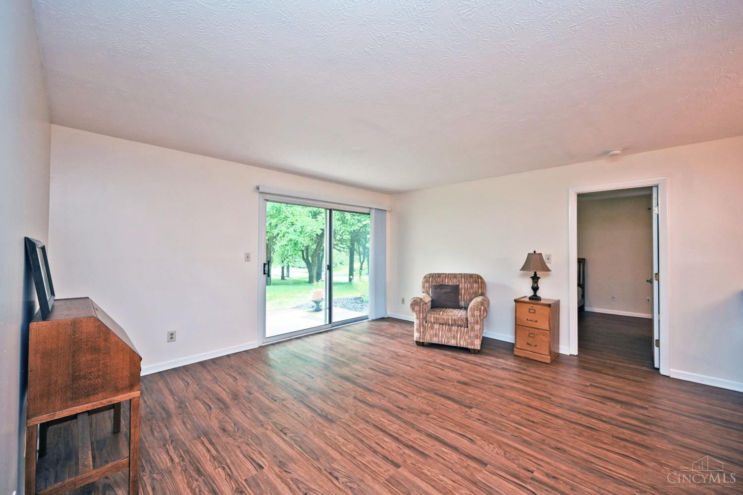 1009 Cedar Ridge Drive, Unit 4 Cincinnati, OH 45245 - Photo 9 of 45