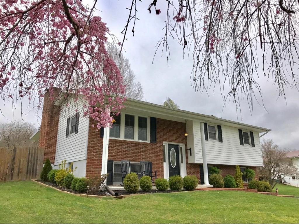 97 Winding Way Road Bristol, VA 24201 - Photo 1 of 18 Photo 1