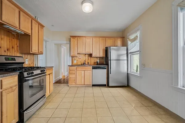 $4,600 | 31 Harold Street, Unit A, Somerville, MA 02143