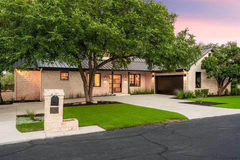 $1,950,000 | 12 Treehaven Lane, The Hills, TX 78738