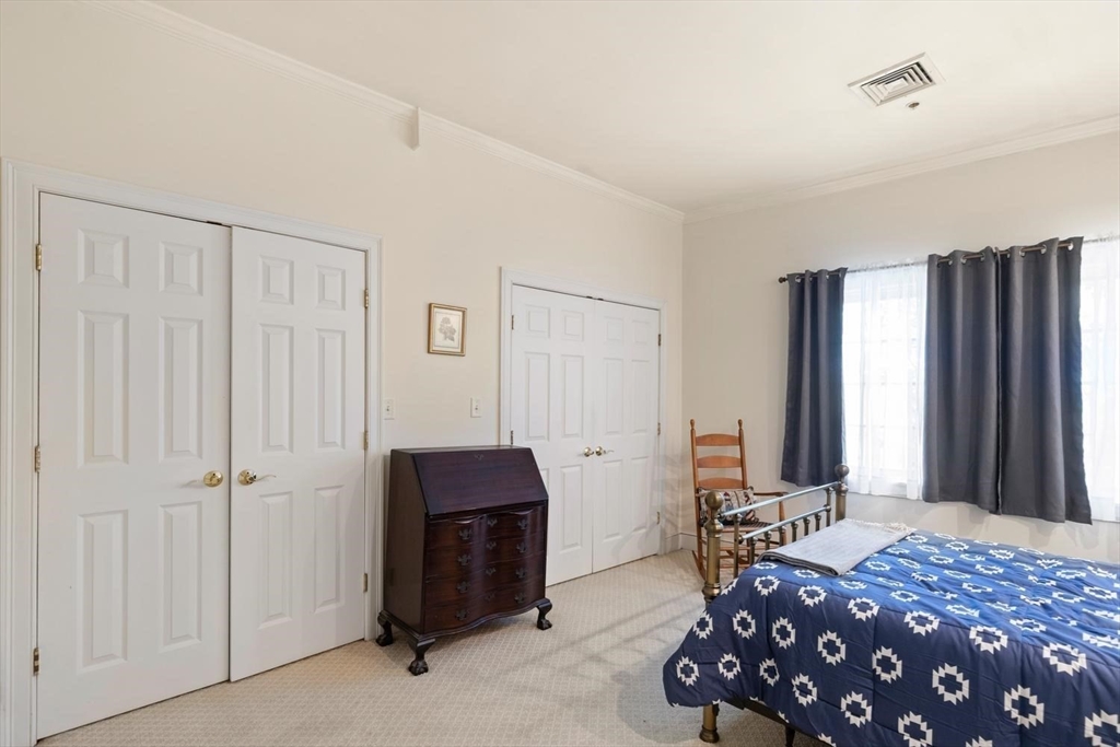 196 Main Street, Unit 1 Gloucester, MA 01930 - Photo 17 of 36