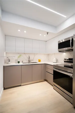 $3,300 | 20505 East Country Club Drive, Unit 231, Aventura, FL 33180