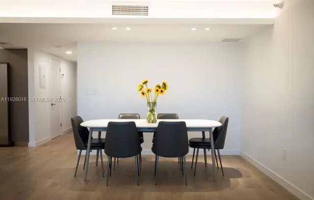 $3,300 | 20505 East Country Club Drive, Unit 231, Aventura, FL 33180