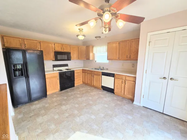 $201,500 | 911 Congressional Way, Shelbyville, IN 46176