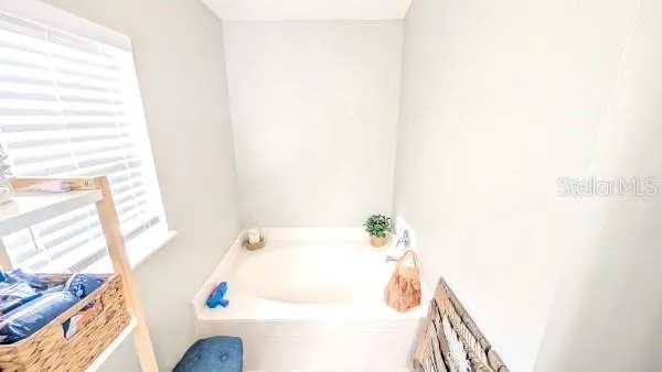 $2,400 | 106 Royalty Circle, Sanford, FL 32771