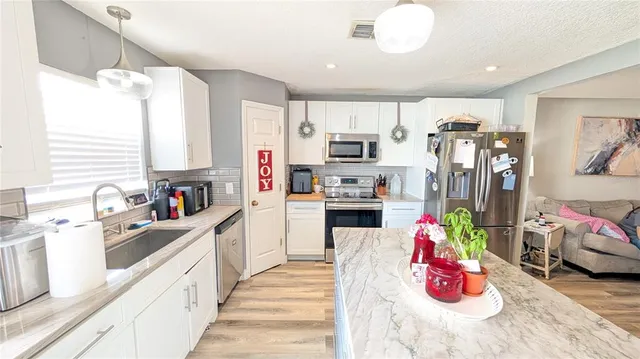 $2,400 | 106 Royalty Circle, Sanford, FL 32771