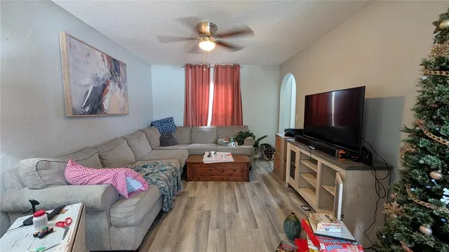 $2,400 | 106 Royalty Circle, Sanford, FL 32771