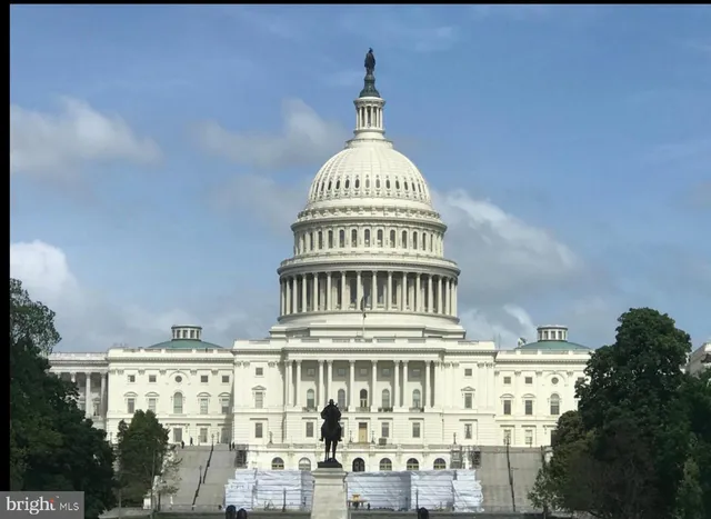 $5,550 | 650 9th Street Southwest, Washington, DC 20024