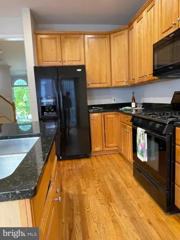 $5,550 | 650 9th Street Southwest, Washington, DC 20024