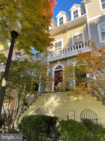 $5,550 | 650 9th Street Southwest, Washington, DC 20024