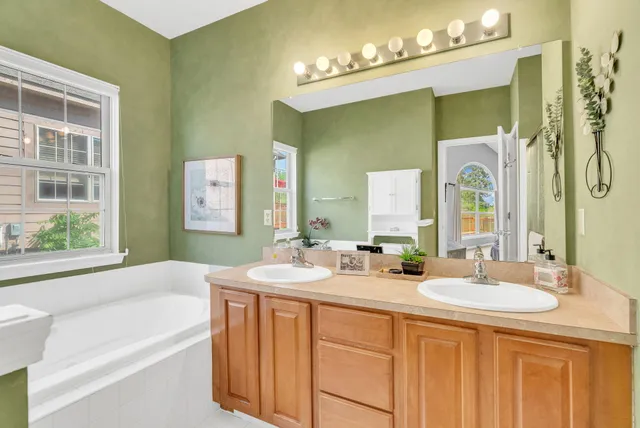 $399,900 | 6944 Stonewood Pl Drive, Clarkston, MI 48346