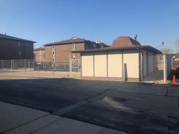 $1,695 | 10408 Major Avenue, Unit 1S, Oak Lawn, IL 60453
