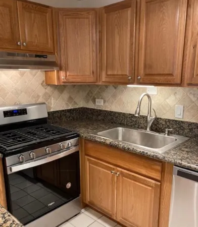 $1,695 | 10408 Major Avenue, Unit 1S, Oak Lawn, IL 60453