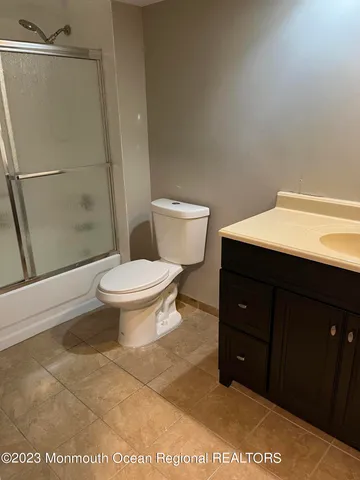 $1,950 | 136 Amberly Drive, Unit F, Manalapan, NJ 07726