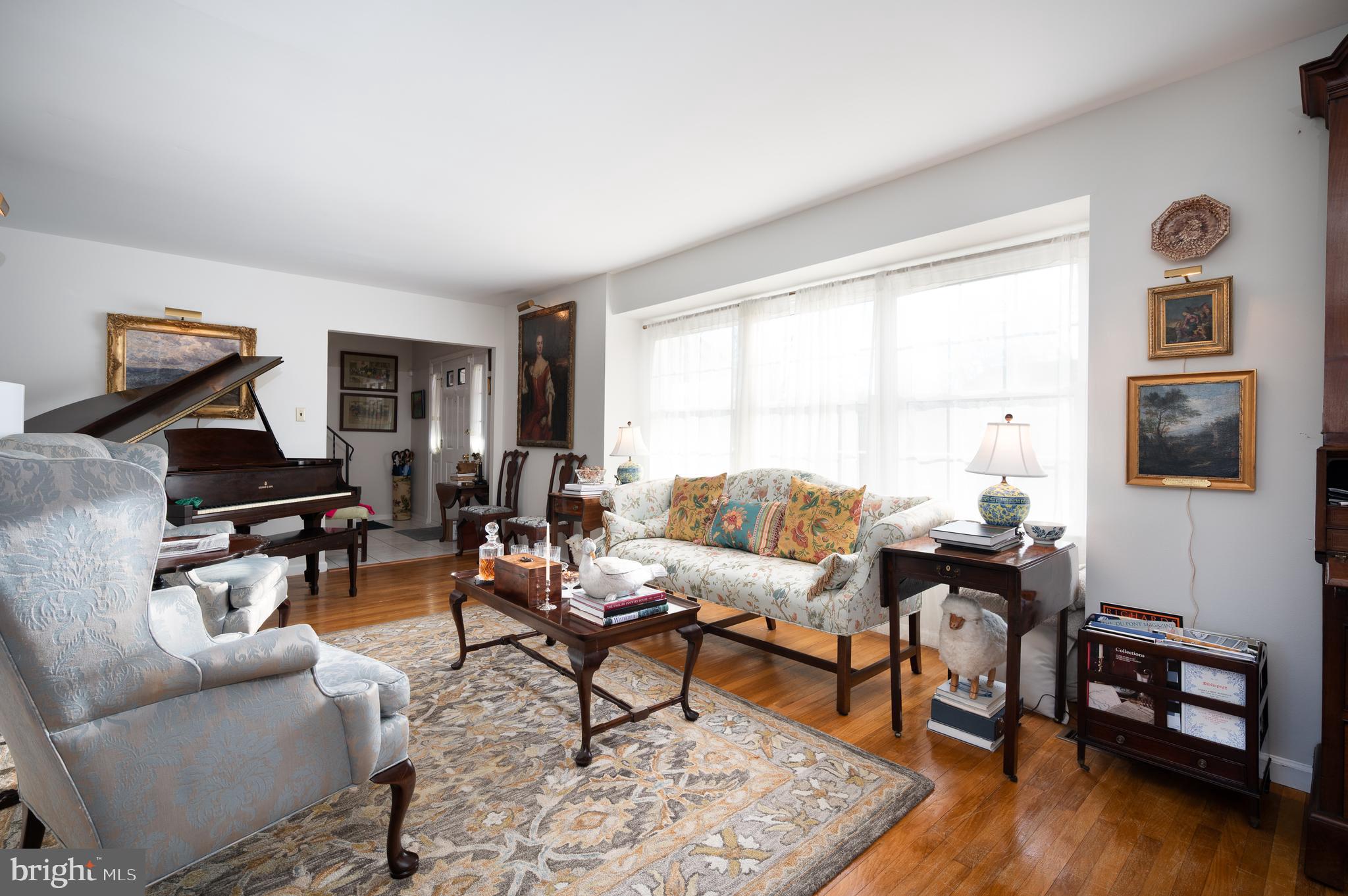 2409 Sweet Briar Road Wilmington, DE 19810 - Photo 5 of 36 Living Room