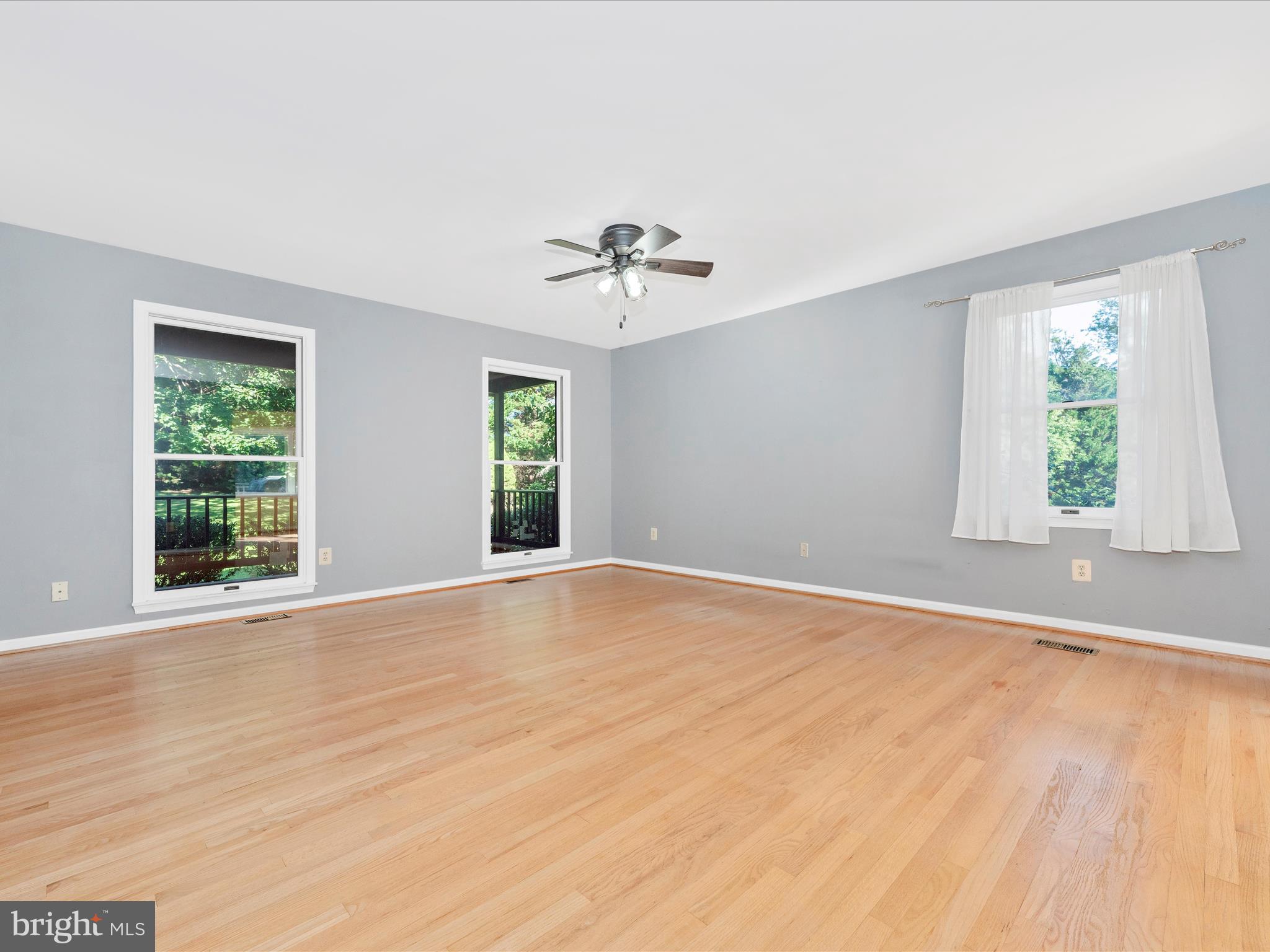 5169 Perry Road Mount Airy, MD 21771 - Photo 5 of 60 Living Room