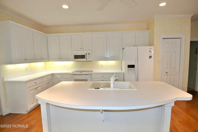 $2,500 | 404 Village Green Court, Trent Woods, NC 28562