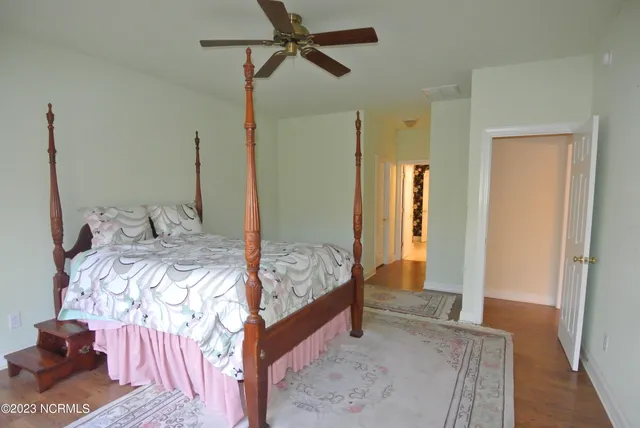 $2,500 | 404 Village Green Court, Trent Woods, NC 28562