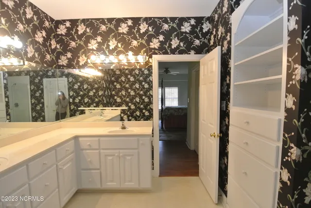 $2,500 | 404 Village Green Court, Trent Woods, NC 28562