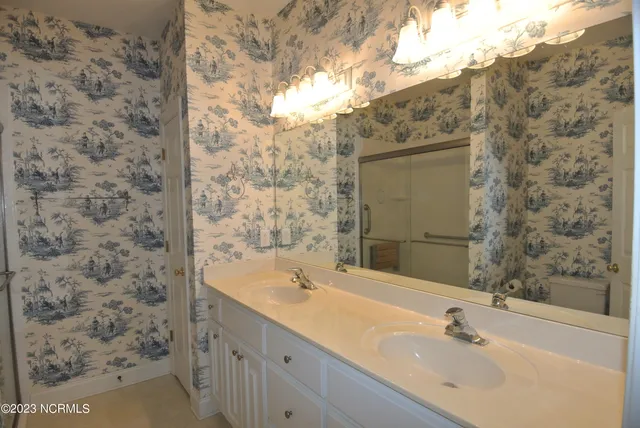 $2,500 | 404 Village Green Court, Trent Woods, NC 28562