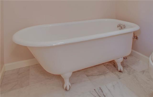 1181 Simms Heights Road Kingston Springs, TN 37082 - Photo 14 of 20 Master bathroom also features a clawfoot tub.