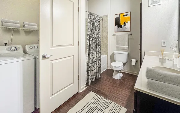 $2,125 | 400 McGowen Street, Unit 2110, Houston, TX 77006