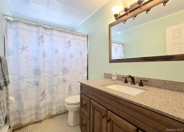 $599,999 | 174 Shelby Avenue, Holbrook, NY 11741