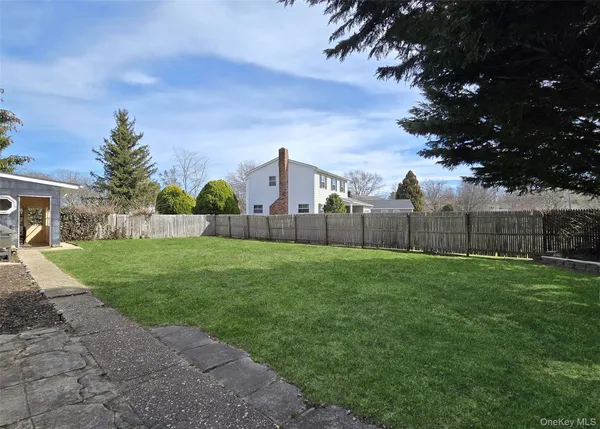 $599,999 | 174 Shelby Avenue, Holbrook, NY 11741