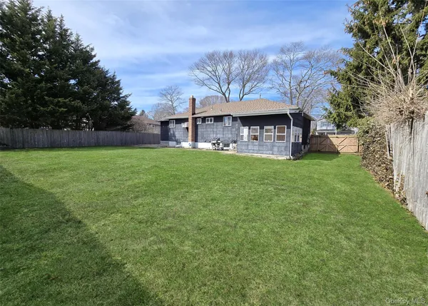 $599,999 | 174 Shelby Avenue, Holbrook, NY 11741