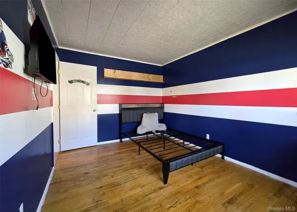 $599,999 | 174 Shelby Avenue, Holbrook, NY 11741