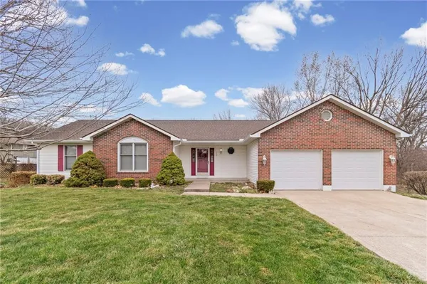 $390,000 | 308 West Dauxville Drive, Richmond, MO 64085