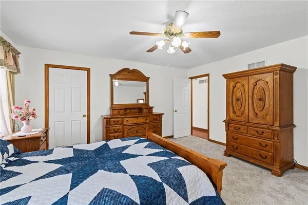 $390,000 | 308 West Dauxville Drive, Richmond, MO 64085