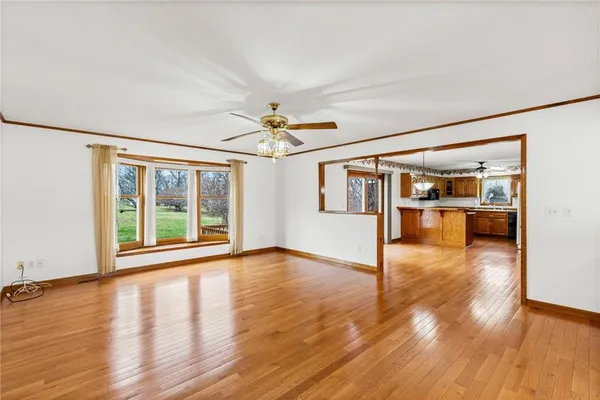 $390,000 | 308 West Dauxville Drive, Richmond, MO 64085