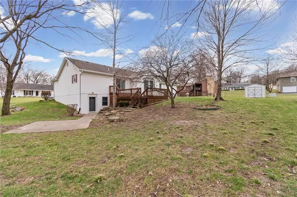 $390,000 | 308 West Dauxville Drive, Richmond, MO 64085