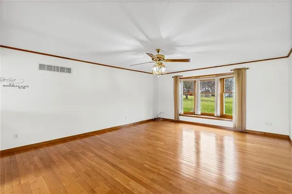 $390,000 | 308 West Dauxville Drive, Richmond, MO 64085