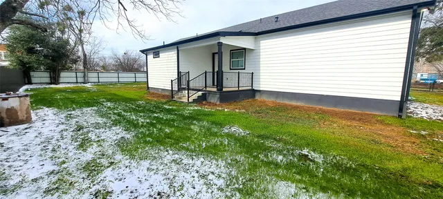 $354,000 | 300 East Front Street, Thorndale, TX 76577