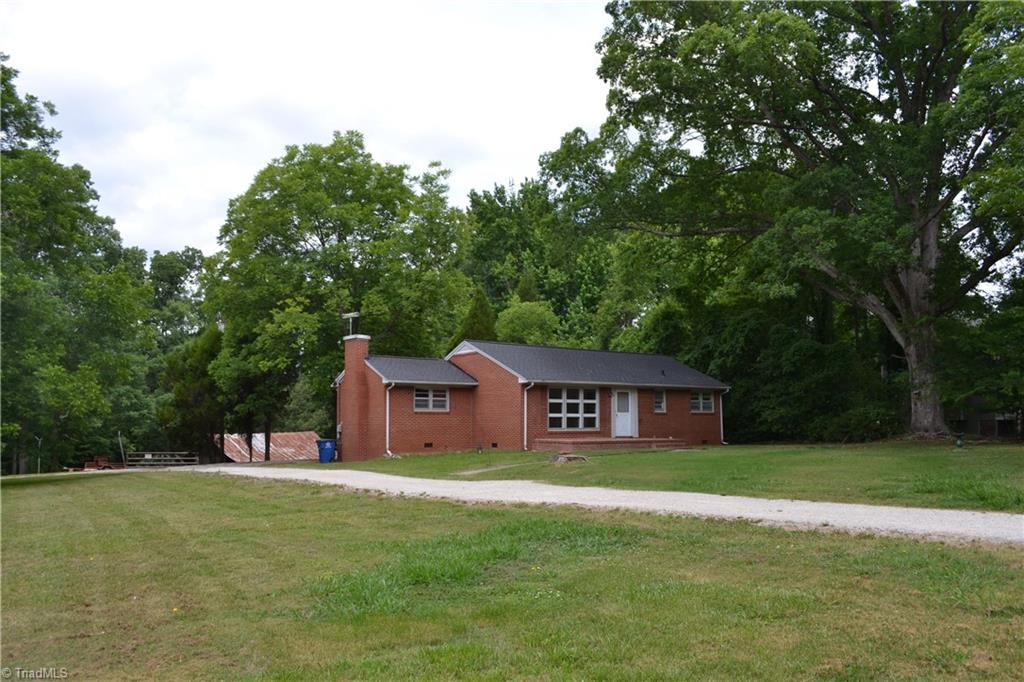 812 Dan Valley Road Madison, NC 27025 - Photo 3 of 13