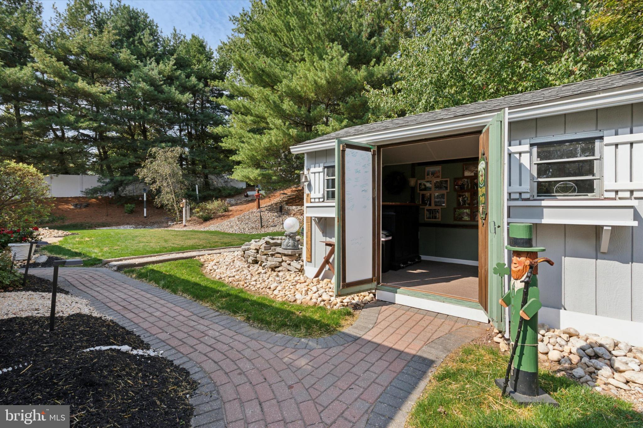 1402 Valley View Warrington, PA 18976 - Photo 41 of 51 a front view of a house with garden