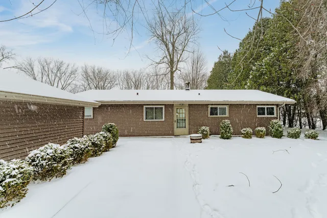 $499,900 | 6770 Lee Harbor Lane, Black Wolf, WI 54902