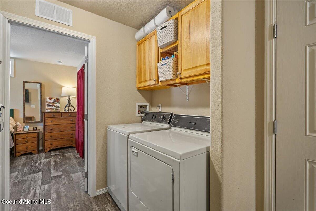 594 Hidden Valley Road Sandpoint, ID 83864 - Photo 37 of 44 086-Laundry