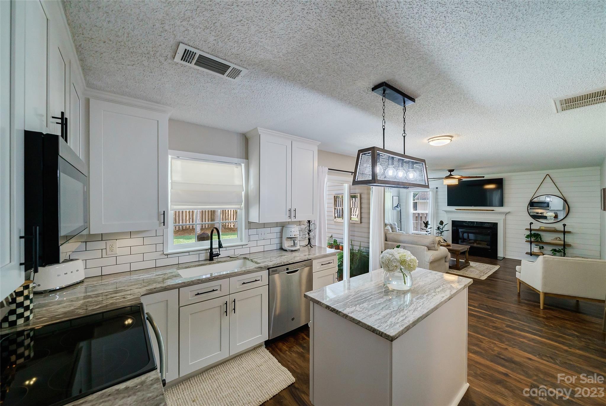 10656 Gold Pan Road Charlotte, NC 28215 - Photo 8 of 46 Gallery Image 8