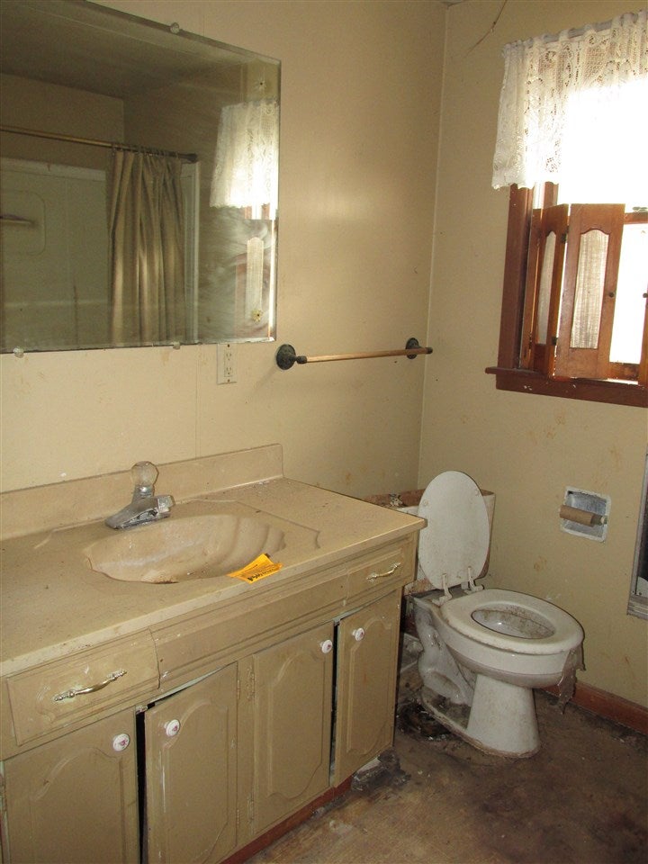 6776 16th Avenue Keystone, IA 52249 - Photo 8 of 13 Gallery Image 8