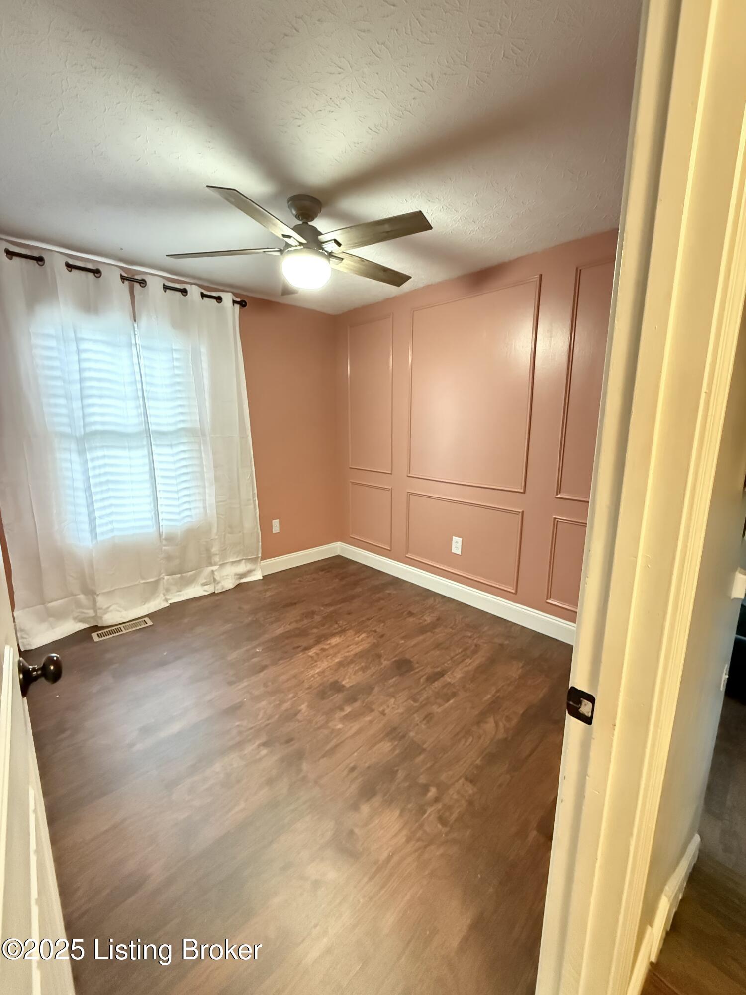 503 Sunbeam Road Leitchfield, KY 42754 - Photo 11 of 32 Bedroom