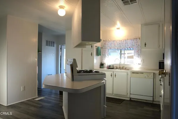 $225,000 | 280 Columbia Place, Unit 48, Oxnard, CA 93033